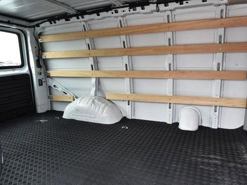 Used 2024 GMC Savana 2500 w/ Driver Convenience Package image 21