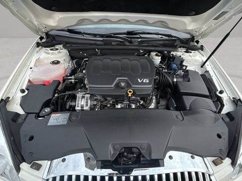 Used 2011 Buick Lucerne CXL FWD image 31
