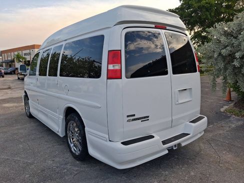 Used 2012 Chevrolet Express 1500 RWD image 8