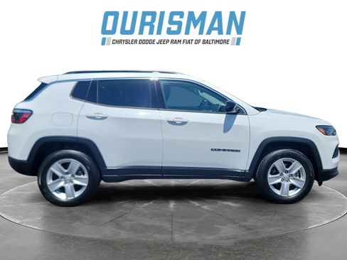 Used 2022 Jeep Compass Latitude w/ Sun and Sound Group AWD/4WD image 7