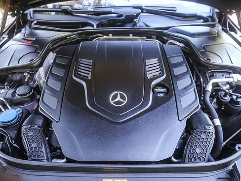 Used 2020 Mercedes-Benz Maybach S 560 4MATIC image 25