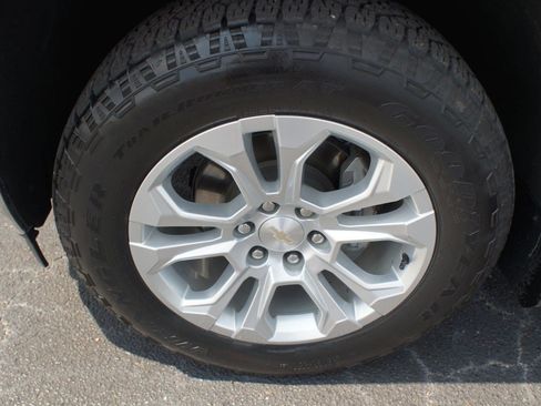 Used 2023 Chevrolet Silverado 1500 LTZ w/ LTZ Premium Package AWD/4WD image 28