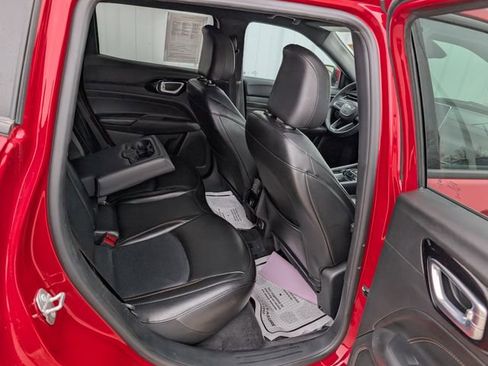 Used 2023 Jeep Compass Limited image 29