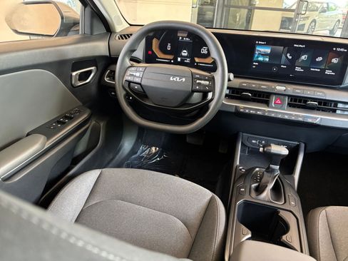 Used 2025 Kia K4 FWD image 33