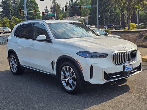 Used 2026 BMW X5 xDrive40i AWD/4WD image 3