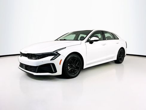 Used 2025 Kia K5 LXS image 3