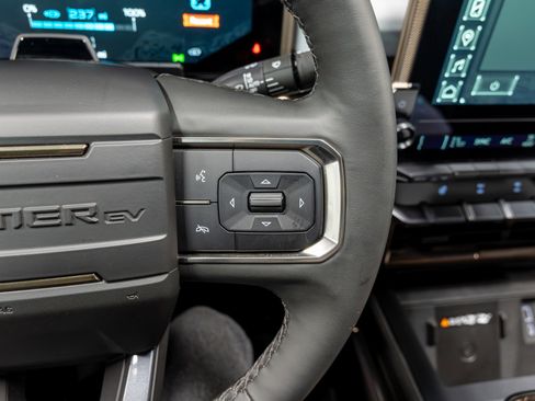 Used 2024 GMC Hummer EV 3X w/ Omega Edition image 69