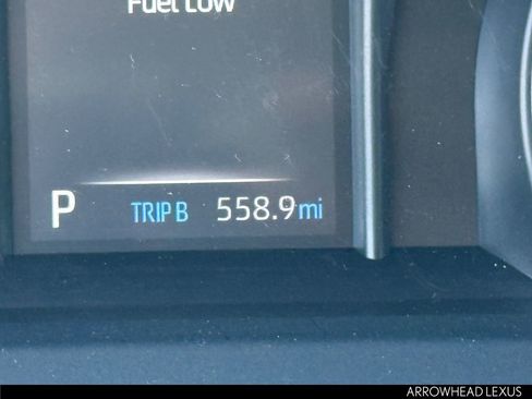 Used 2022 Toyota Venza LE image 14