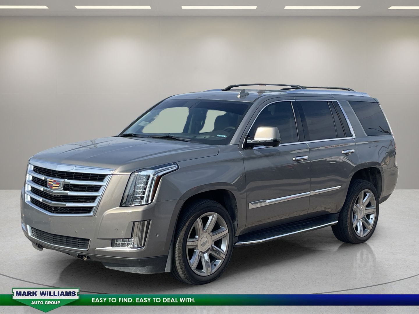 Used 2017 Cadillac Escalade Luxury AWD/4WD image 2