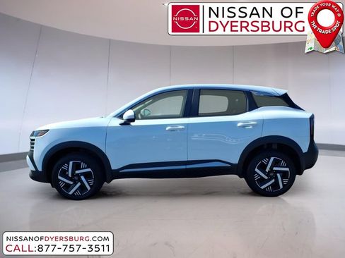 Used 2025 Nissan Kicks SV image 6