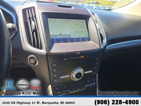 Used 2020 Ford Edge Titanium w/ Equipment Group 301A AWD/4WD image 17