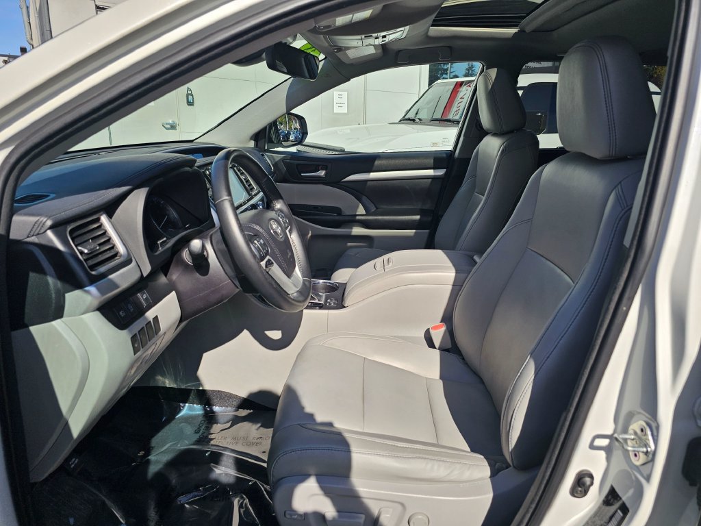 Used 2018 Toyota Highlander XLE AWD/4WD image 20