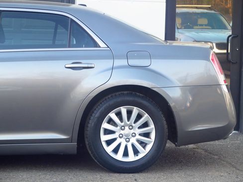 Used 2012 Chrysler 300 RWD image 26