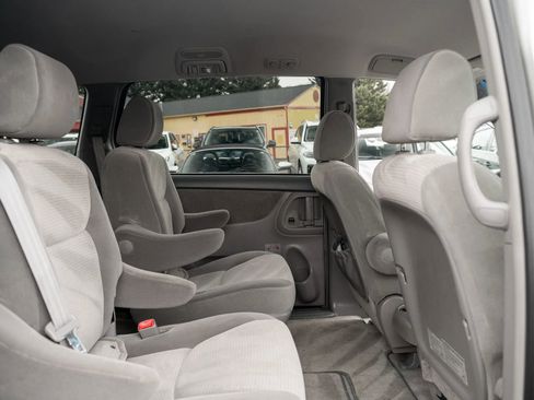 Used 2007 Toyota Sienna LE image 12
