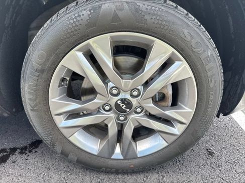 Certified 2023 Kia Seltos LX AWD/4WD image 9