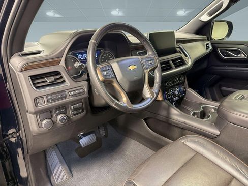 Used 2021 Chevrolet Tahoe High Country w/ Premium Package RWD image 3