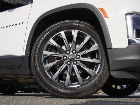 Used 2023 Chevrolet Traverse RS AWD/4WD image 2