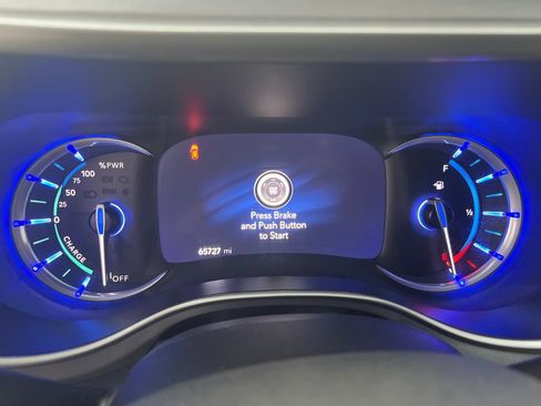 Used 2024 Chrysler Pacifica Limited FWD image 18