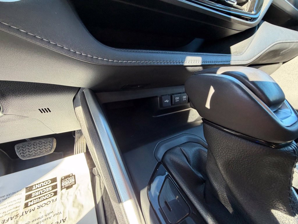Used 2021 Toyota Highlander LE AWD/4WD image 24