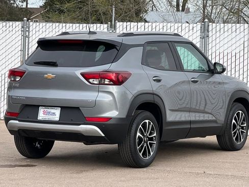 New 2026 Chevrolet TrailBlazer LT w/ LT Cold Weather Package FWD image 4