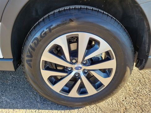 Used 2025 Subaru Outback Premium w/ Popular Package #1A image 11