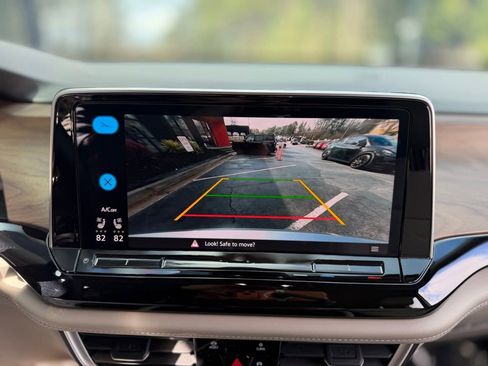 Used 2024 Volkswagen Atlas SE image 55