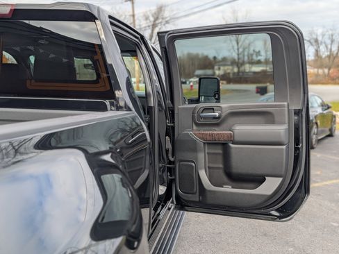 Used 2021 GMC Sierra 3500 Denali w/ Denali Ultimate Package image 54