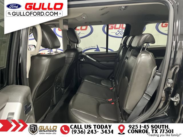 Used 2011 Nissan Pathfinder LE w/ Navigation Pkg AWD/4WD image 14
