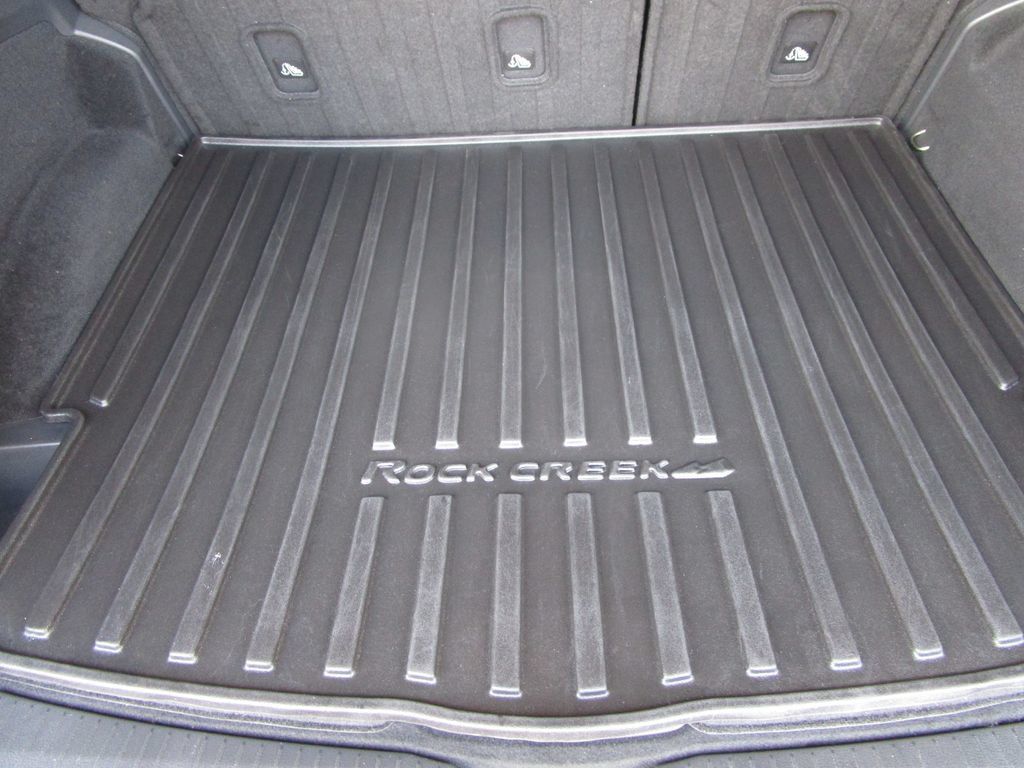Used 2024 Nissan Rogue SL FWD image 18