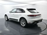 Certified 2024 Porsche Macan image 3