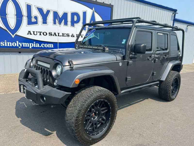 Used 2017 Jeep Wrangler Unlimited Sahara w/ Max Tow Package AWD/4WD image 2