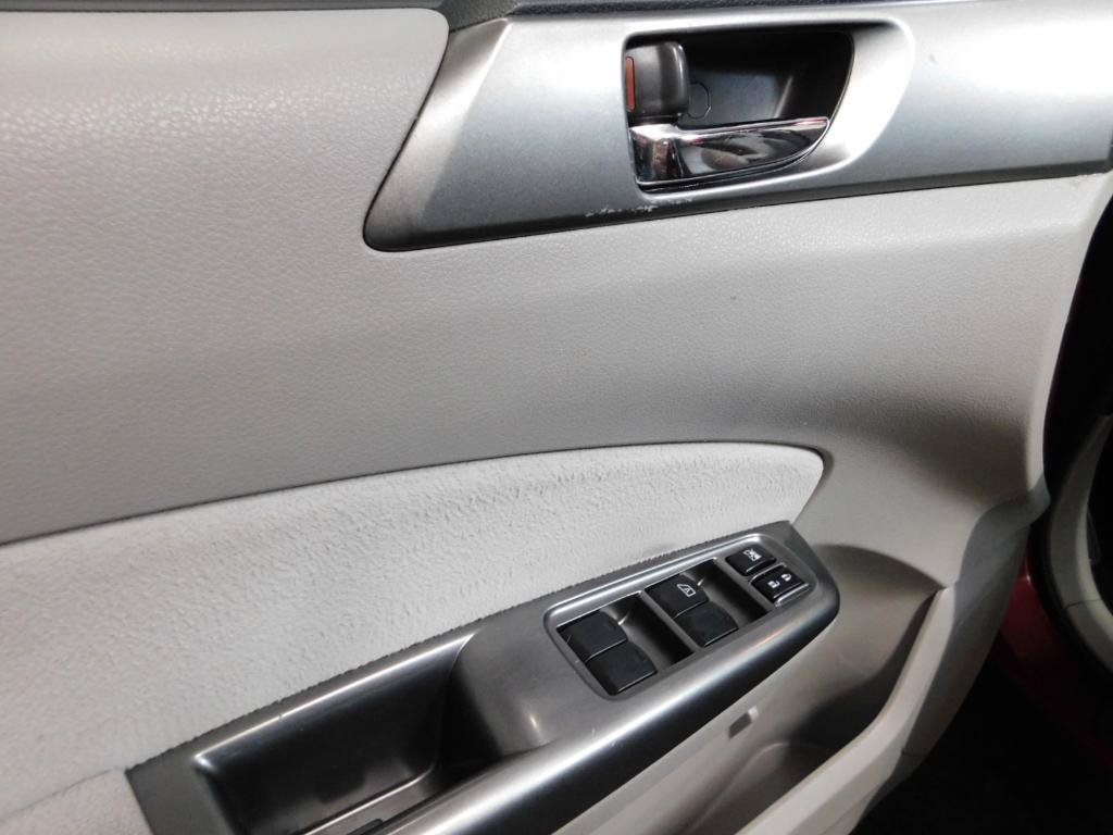 Used 2012 Subaru Forester 2.5X Limited AWD/4WD image 11