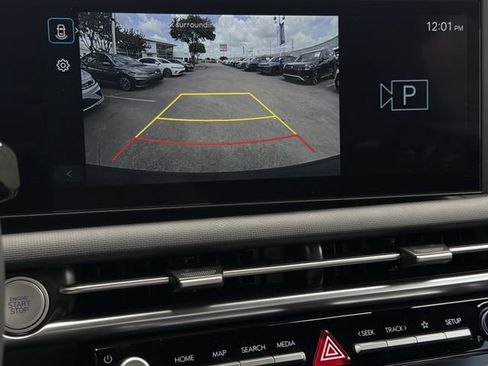 Used 2025 Hyundai Santa Cruz SEL FWD image 15