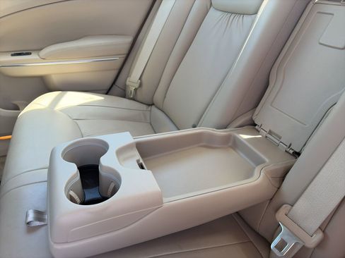 Used 2011 Chrysler 300 Limited image 10