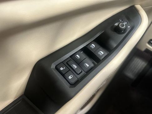 Used 2025 Jeep Grand Cherokee Limited image 16