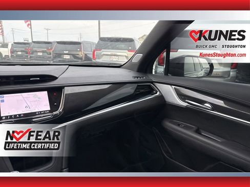 Used 2024 Cadillac XT6 Sport w/ Technology Package image 40