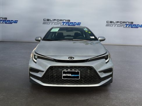 Used 2025 Toyota Corolla SE FWD image 2