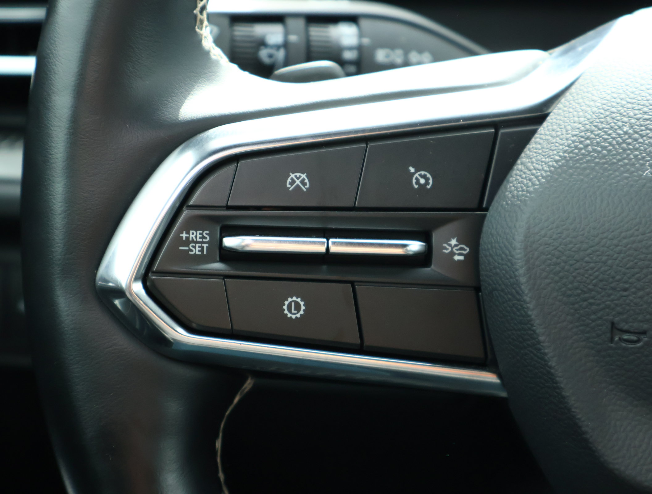 Used 2025 Chevrolet Traverse LT AWD/4WD image 14
