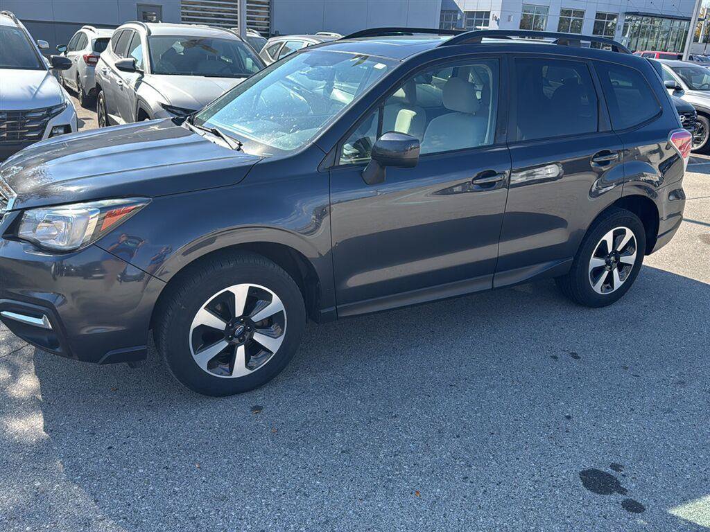 Used 2017 Subaru Forester 2.5i Premium w/ All-Weather Package AWD/4WD image 6