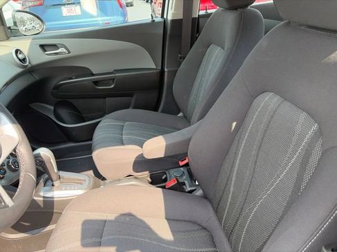 Used 2020 Chevrolet Sonic LT w/ Convenience Package FWD image 8