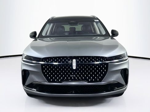 Used 2024 Lincoln Nautilus Reserve image 2