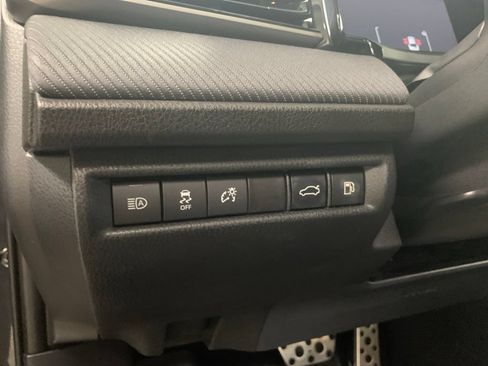 Used 2025 Toyota Camry SE FWD image 15
