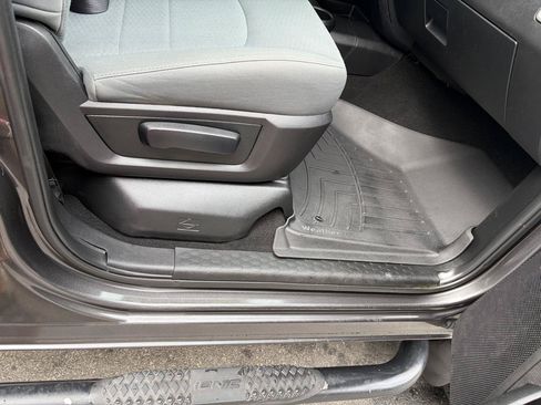 Used 2018 RAM 2500 Tradesman w/ Chrome Appearance Group AWD/4WD image 43