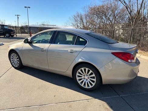 Used 2012 Buick Regal Leather image 3
