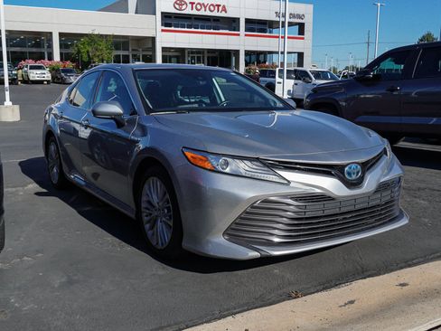 Certified 2019 Toyota Camry XLE w/ Sunroof Package FWD image 2