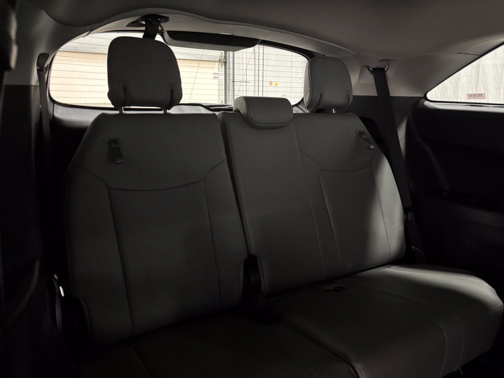 Used 2026 Toyota Sienna XLE FWD image 60