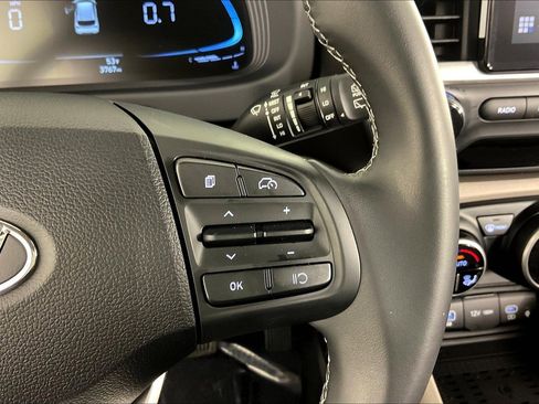 Certified 2026 Hyundai Venue SEL FWD image 12