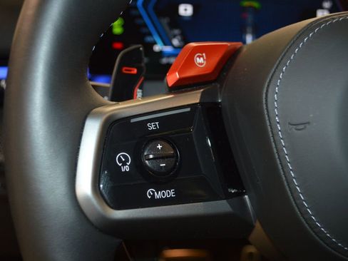 Used 2025 BMW M5 w/ Carbon Package image 21