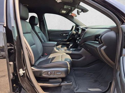 Used 2023 Chevrolet Traverse RS w/ LPO, Floor Liner Package FWD image 21
