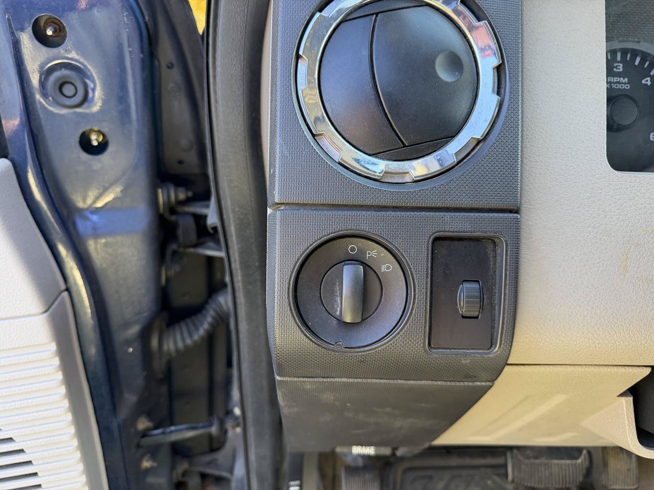 Used 2009 Ford F250 XLT AWD/4WD image 12